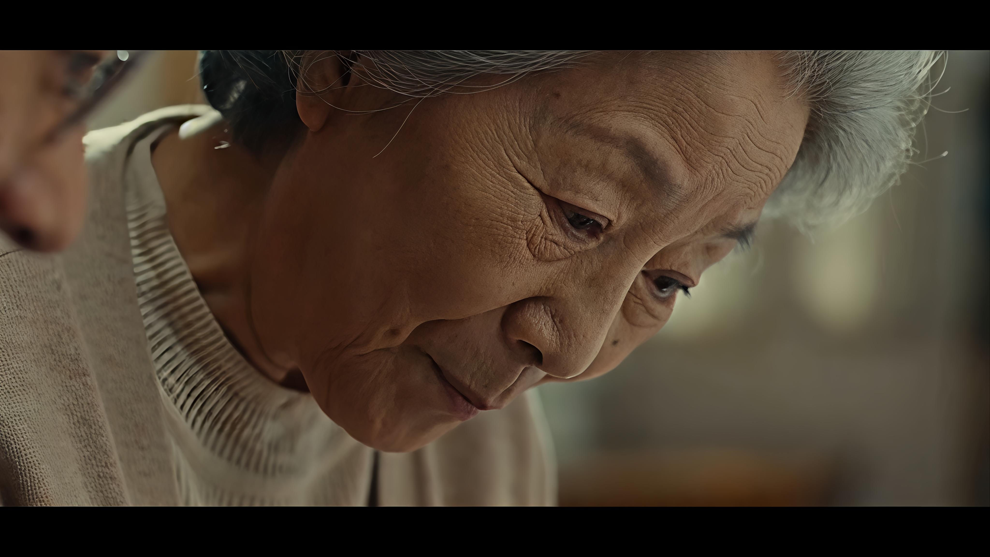 《一颗橘子》剧照：母亲特写